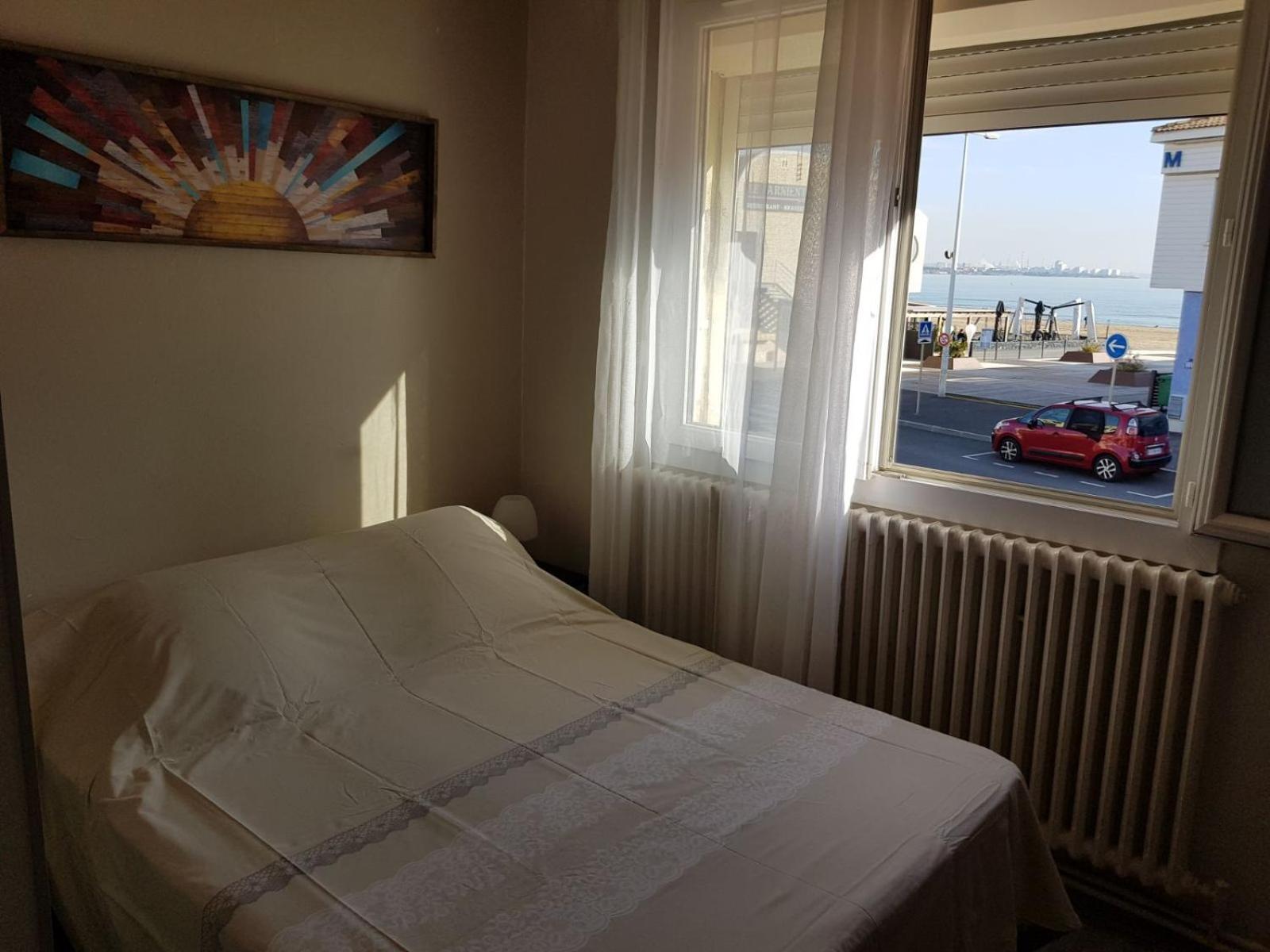 Hotel Restaurant Calypso Fos-sur-Mer Buitenkant foto