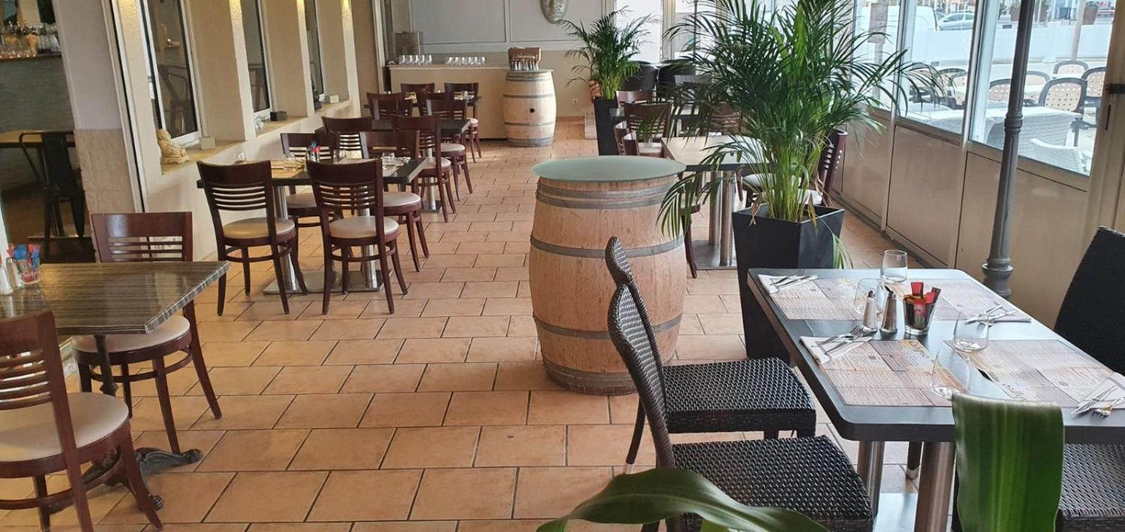 Hotel Restaurant Calypso Fos-sur-Mer Buitenkant foto