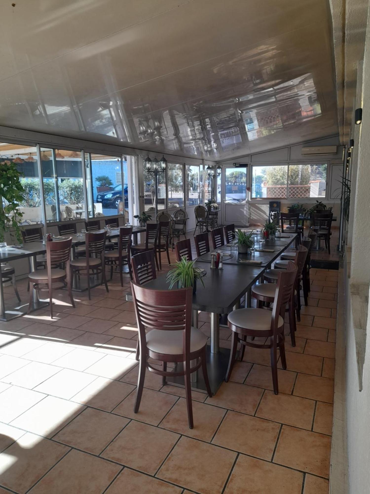 Hotel Restaurant Calypso Fos-sur-Mer Buitenkant foto