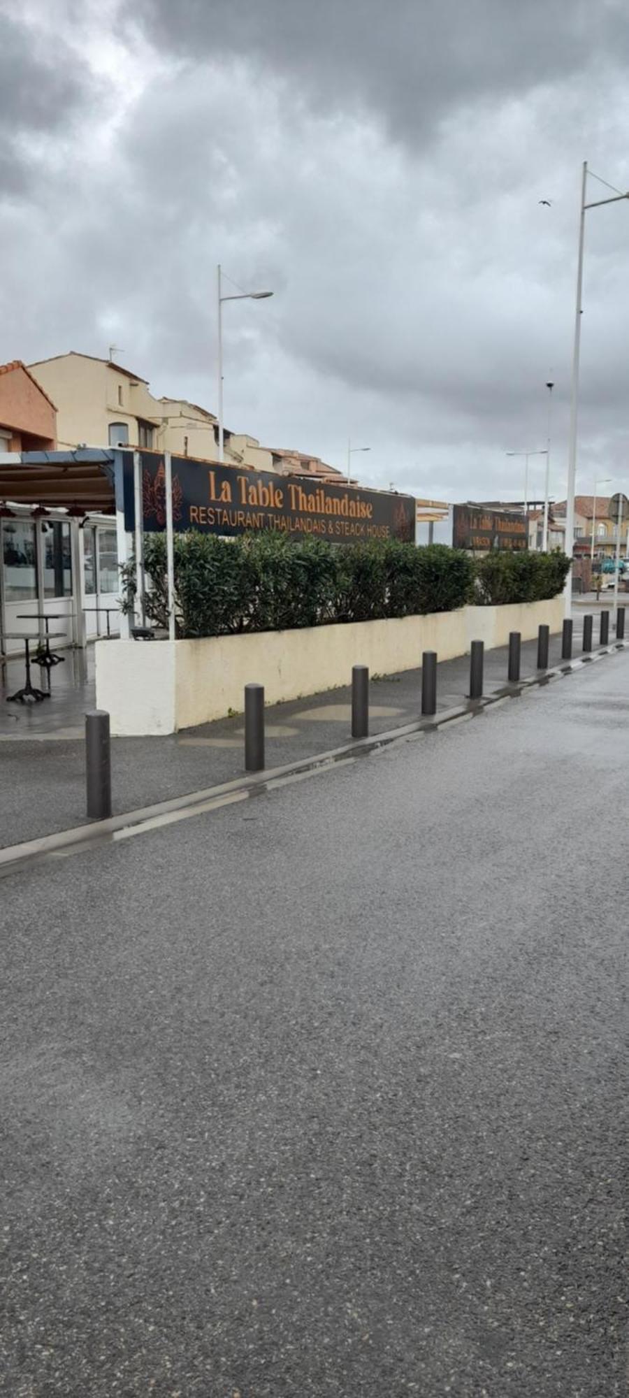 Hotel Restaurant Calypso Fos-sur-Mer Buitenkant foto