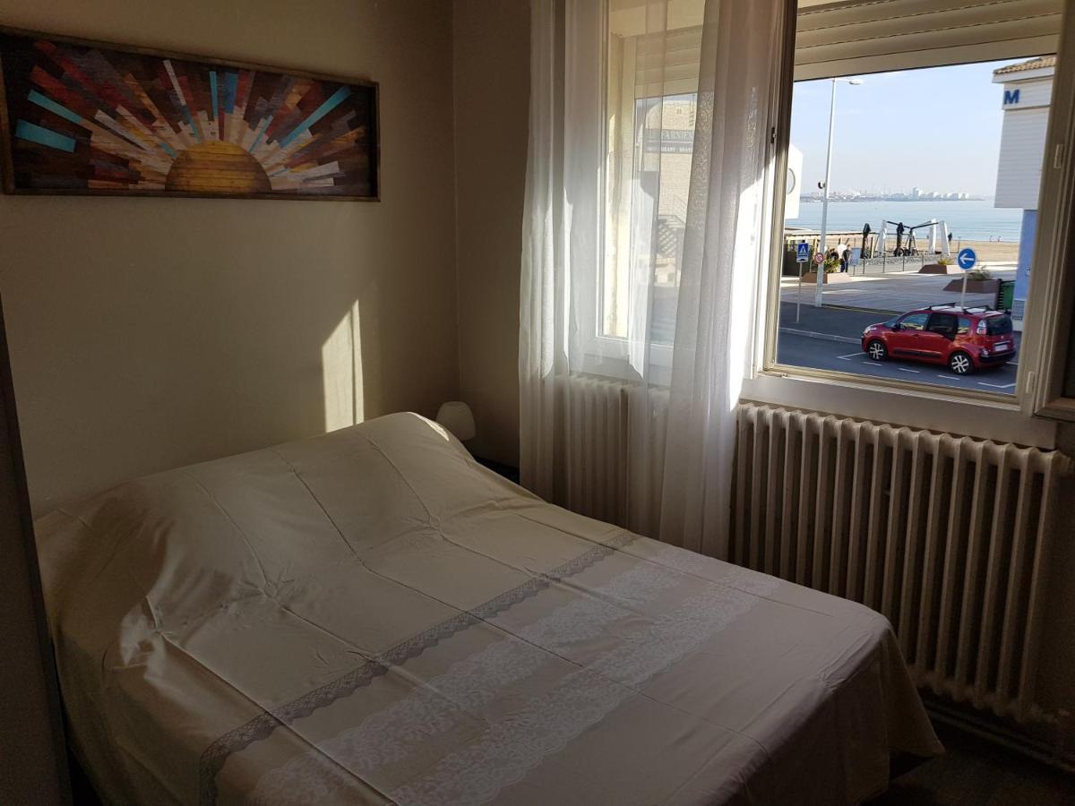 Hotel Restaurant Calypso Fos-sur-Mer Buitenkant foto